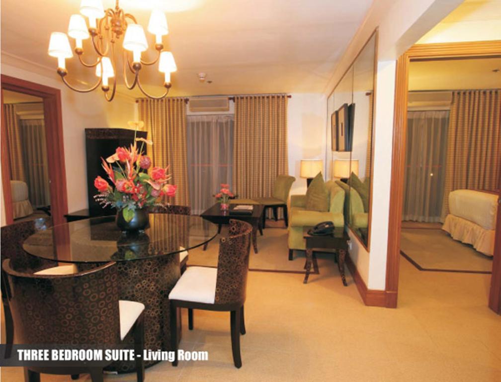 Crown Regency Suites Mactan Lapu-Lapu City Esterno foto