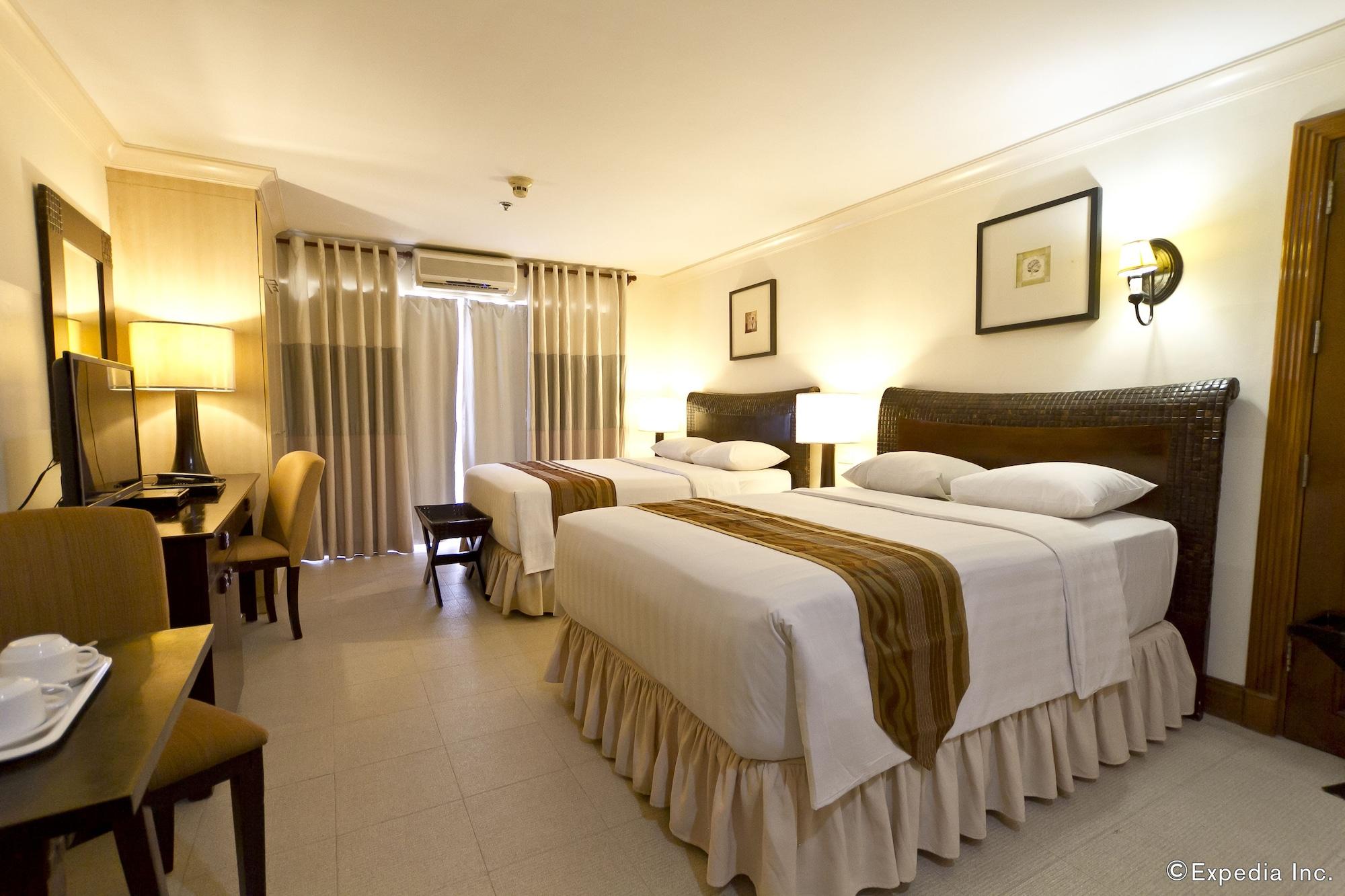 Crown Regency Suites Mactan Lapu-Lapu City Esterno foto