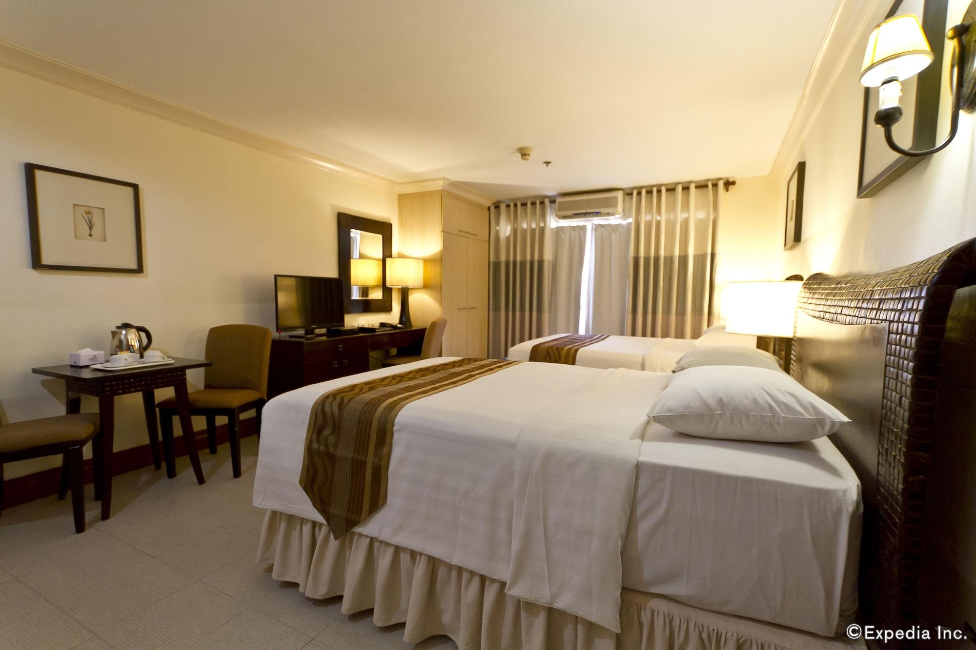 Crown Regency Suites Mactan Lapu-Lapu City Esterno foto