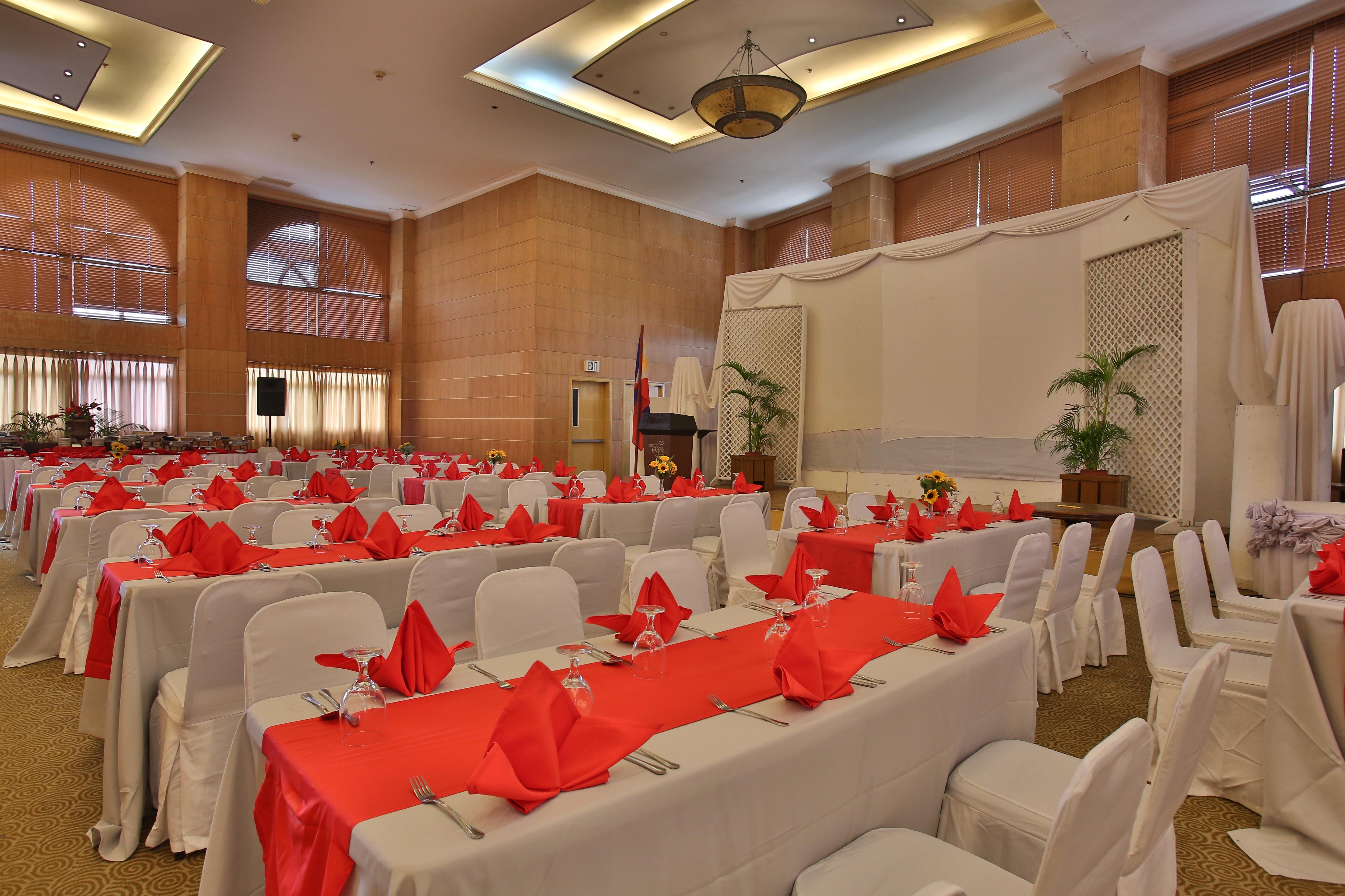 Crown Regency Suites Mactan Lapu-Lapu City Esterno foto