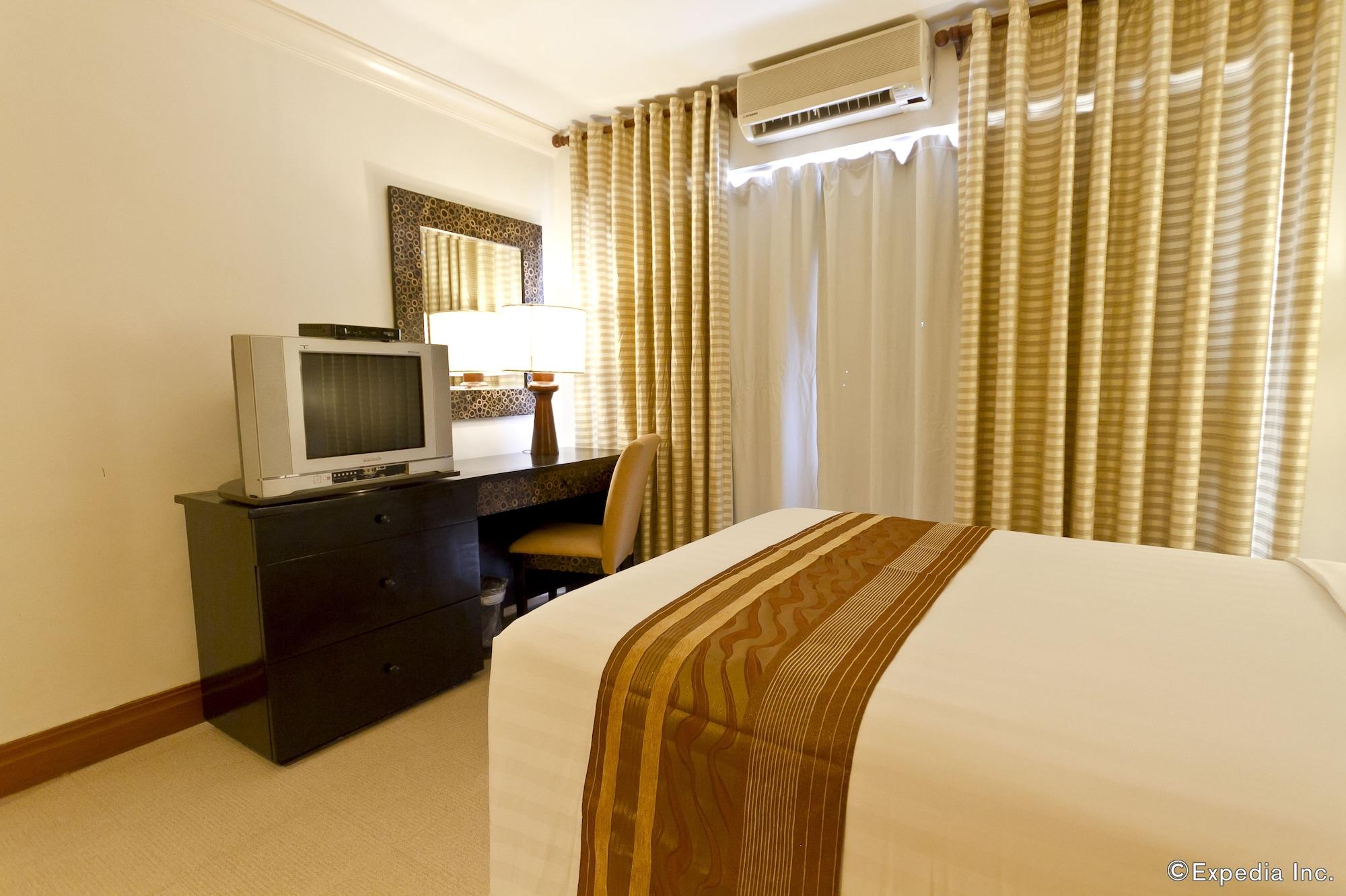 Crown Regency Suites Mactan Lapu-Lapu City Esterno foto